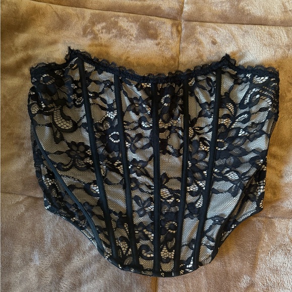 Elegant Black Lace Corset - Picture 1 of 3